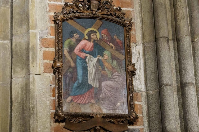 Przygotowania do świąt wielkanocnych w katedrze we Wrocławiu