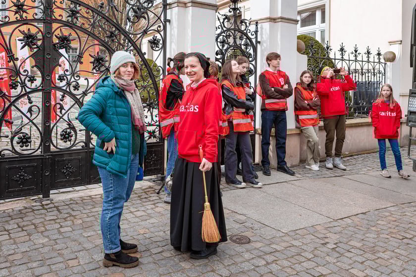 Caritas rozdał ubogim 600 paczek