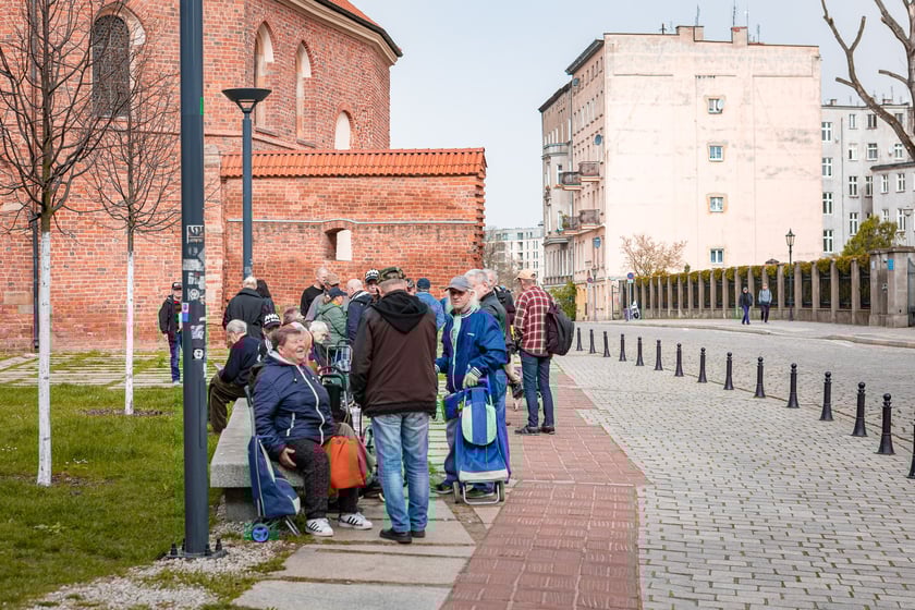 Caritas rozdał ubogim 600 paczek