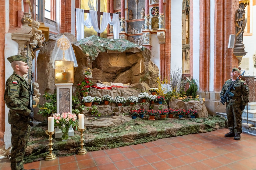 Grób pański w kościele garnizonowym we Wrocławiu