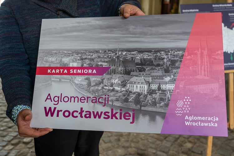 Konferencja prasowa dotycząca rewolucji w komunikacji aglomeracyjnej oraz  Karty Seniora Aglomeracji Wrocławskiej