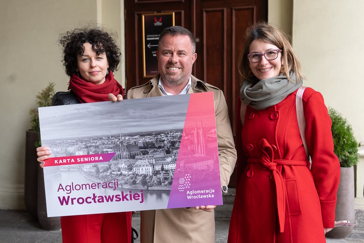 Konferencja prasowa dotycząca rewolucji w komunikacji aglomeracyjnej oraz  Karty Seniora Aglomeracji Wrocławskiej