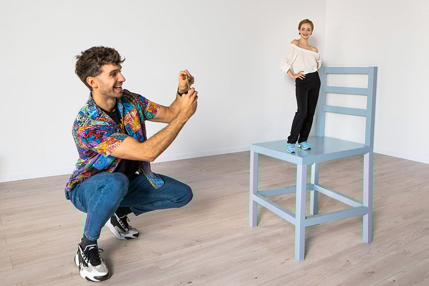 Muzeum Iluzji
Na Wyspie Piasek we Wrocławiu znajduje się magiczne miejsce. Tu iluzja spotyka się ze sztuką i wynalazkami naukowymi, a fizyka i optyka przedstawione są razem przy pomocy tajemniczych dzieł sztuki oraz klasycznych zagadek.
Wizyta w Muzeum Iluzji jest wyjątkowym doświadczeniem naukowym, kt&oacute;re wzbogacają zadania interaktywne, takie jak rysowanie światłem, tworzenie cieni czy wyjątkowe przeżycia w świecie do g&oacute;ry nogami. Jeśli jesteście fanami ciekawych zdjęć&nbsp;&ndash;&nbsp; tutaj zrobicie ich wiele!
Wystawa muzealna stale się rozwija, każdego roku kolekcja poszerzana jest o nowe eksponaty.

Adres: Staromłyńska 4
Godziny otwarcia: poniedziałek-piątek w godz. 10:00-19:00; sobota-niedziela w godz. 10:00-20:00
Więcej informacji na stronie muzeum
