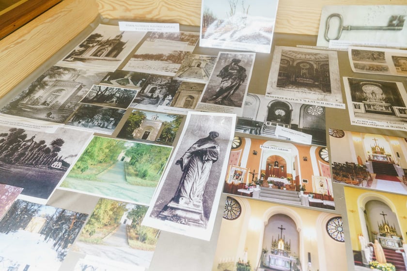 Pod kaplicą znajdują się katakumby, gdzie spocząć miały szczątki rodziny von Kornów