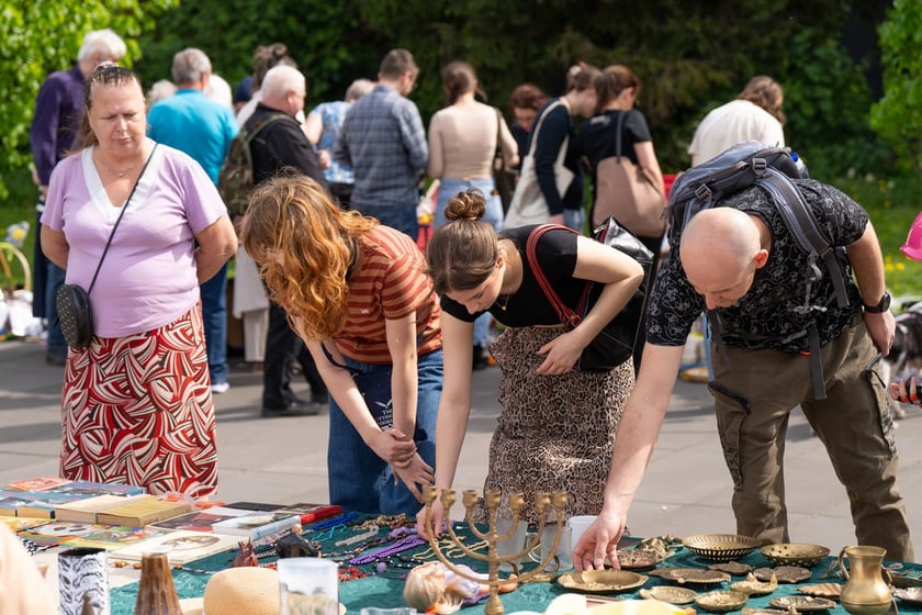 Pchli targ przy Centrum Historii Zjezdnia we Wrocławiu