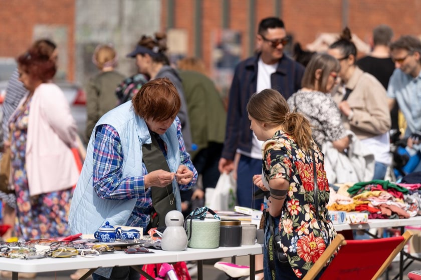 Pchli targ przy Centrum Historii Zjezdnia we Wrocławiu
