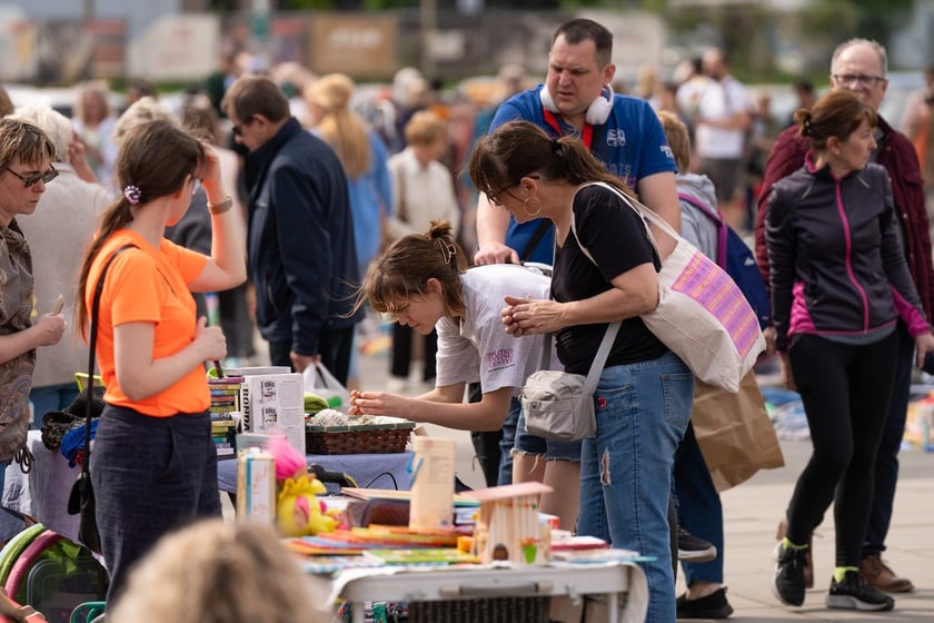 Pchli targ przy Centrum Historii Zjezdnia we Wrocławiu