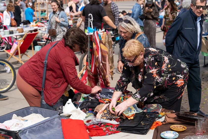 Pchli targ przy Centrum Historii Zjezdnia we Wrocławiu