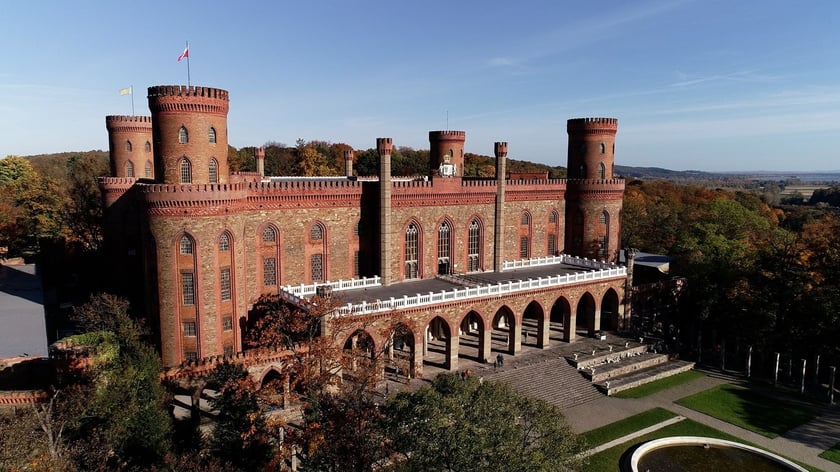 Pałac Marianny z odnowionym tarasem