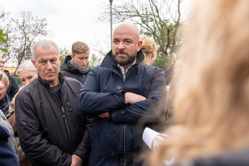 Mieszkańcy Lipy Piotrowskiej na spotkaniu z Jackiem Sutrykiem, prezydentem Wrocławia