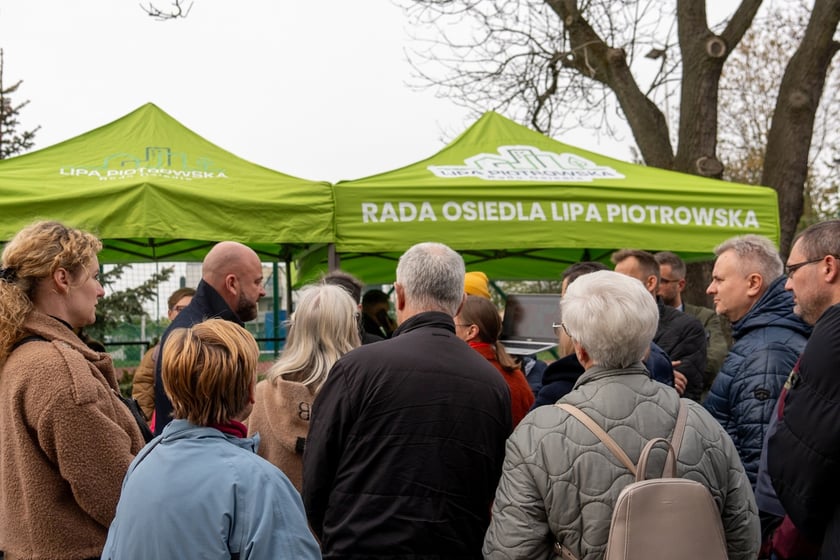 Mieszkańcy Lipy Piotrowskiej na spotkaniu z Jackiem Sutrykiem, prezydentem Wrocławia