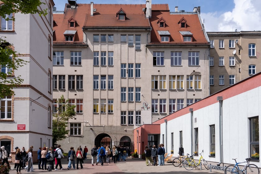 Budynek IV LO we Wrocławiu