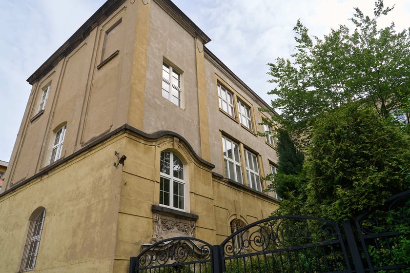 Była Poczta Paczkowa i Telegraf, także siedziba Orange Polska, na Starym Mieście