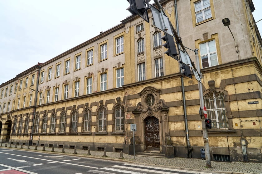 Była Poczta Paczkowa i Telegraf, także siedziba Orange Polska, na Starym Mieście