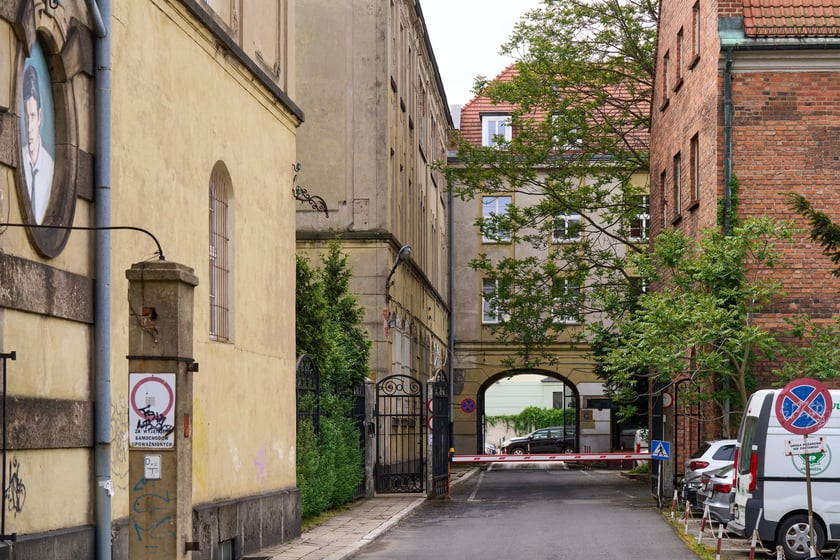 Była Poczta Paczkowa i Telegraf, także siedziba Orange Polska, na Starym Mieście