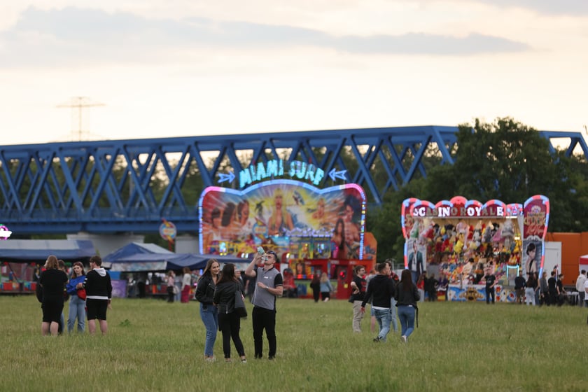 Pierwszy dzień Juwenaliów Wrocławskich 2024 na Polach Osobowickich