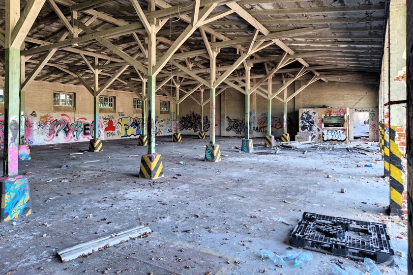 Przy Zwycięskiej trwają prace przygotowujące teren pod budowę szkoły.