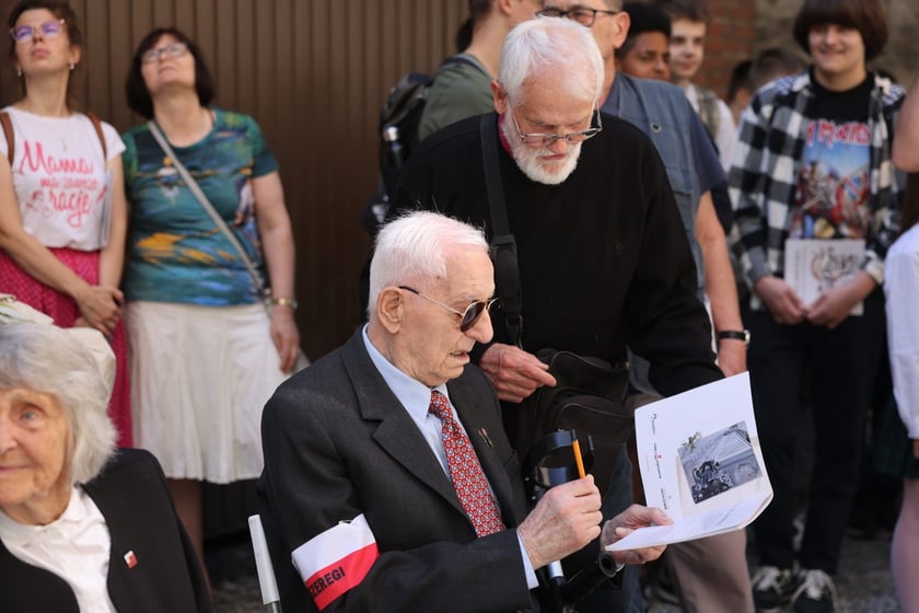 Uroczyste odsłonięcie muralu pamięci WARSZAWIACY - POWSTAŃCY - WROCŁAWIANIE z okazji 80. rocznicy Powstania Warszawskiego.