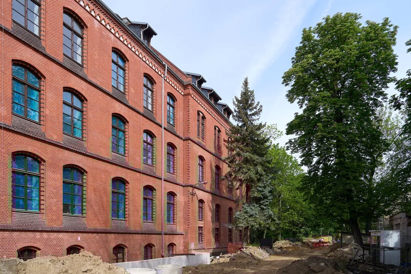 Budowa hotelu Arche Klasztor Wrocław w gmachu przy Kasprowicza, 9 maja 2024