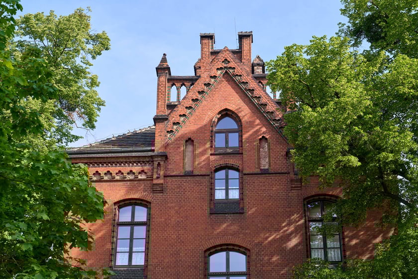 Budowa hotelu Arche Klasztor Wrocław w gmachu przy Kasprowicza, 9 maja 2024