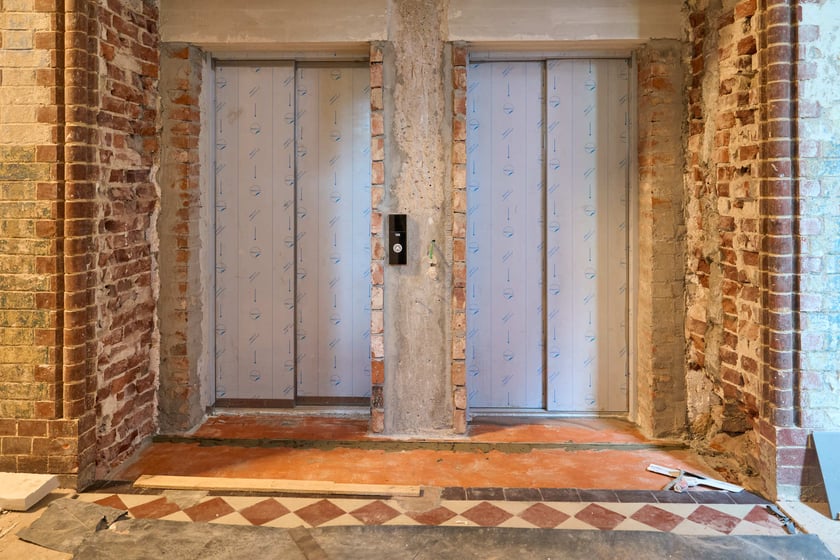 Budowa hotelu Arche Klasztor Wrocław w gmachu przy Kasprowicza, 9 maja 2024