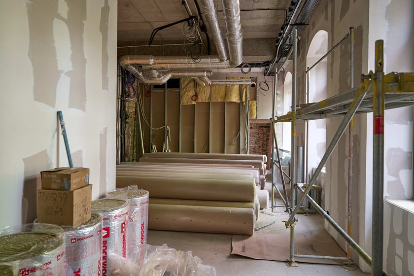 Budowa hotelu Arche Klasztor Wrocław w gmachu przy Kasprowicza, 9 maja 2024