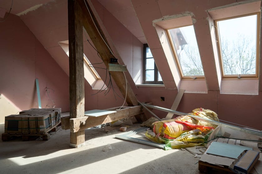 Budowa hotelu Arche Klasztor Wrocław w gmachu przy Kasprowicza, 9 maja 2024