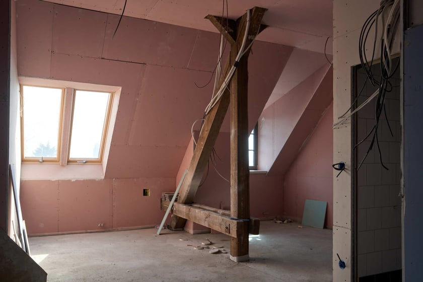 Budowa hotelu Arche Klasztor Wrocław w gmachu przy Kasprowicza, 9 maja 2024