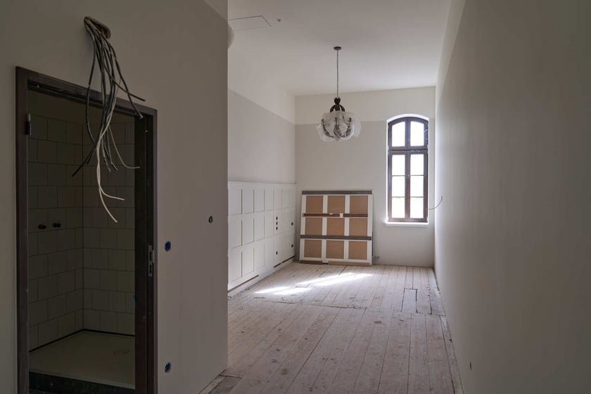 Budowa hotelu Arche Klasztor Wrocław w gmachu przy Kasprowicza, 9 maja 2024