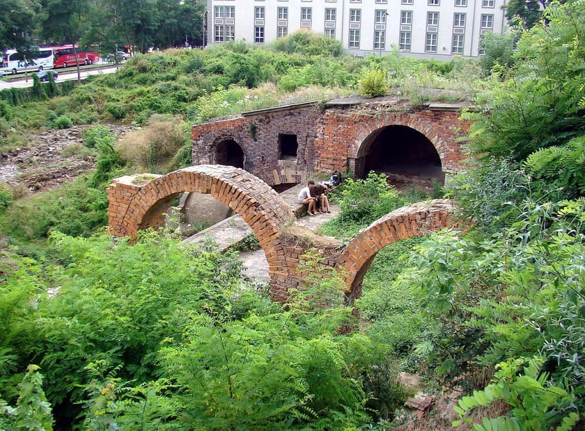 Na zdjęciu ruiny Bramy Ceglarskiej we Wrocławiu