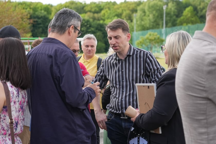Spotkanie mieszkańców osiedla Kuźniki z prezydentem Wrocławia, Jackiem Sutrykiem