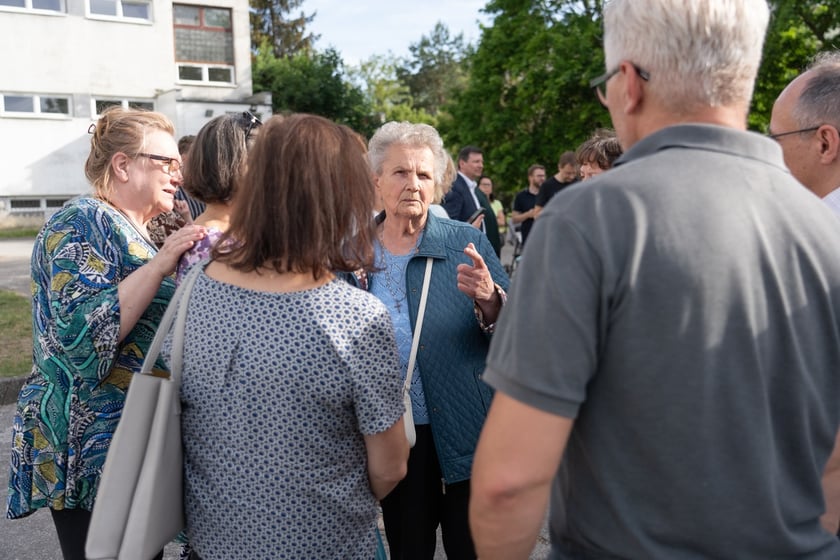 Spotkanie mieszkańców osiedla Kuźniki z prezydentem Wrocławia, Jackiem Sutrykiem