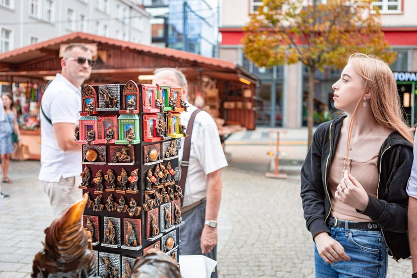 Pierwszy dzień Jarmarku Świętojańskiego we Wrocławiu.