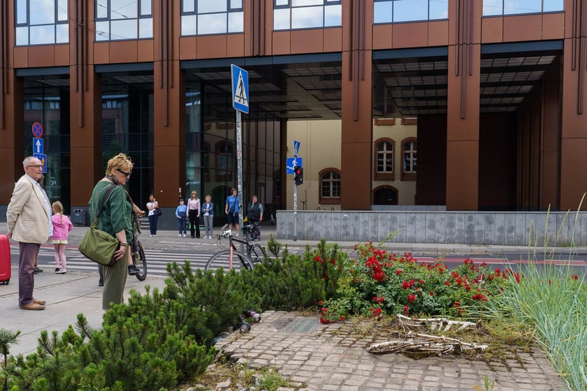 Pomnik Tian'anmen na pl. Dominikańskim