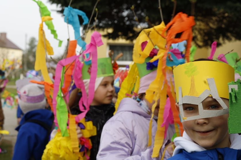 Pierwszy Dzień Wiosny w szkole i przedszkolu na Świniarach