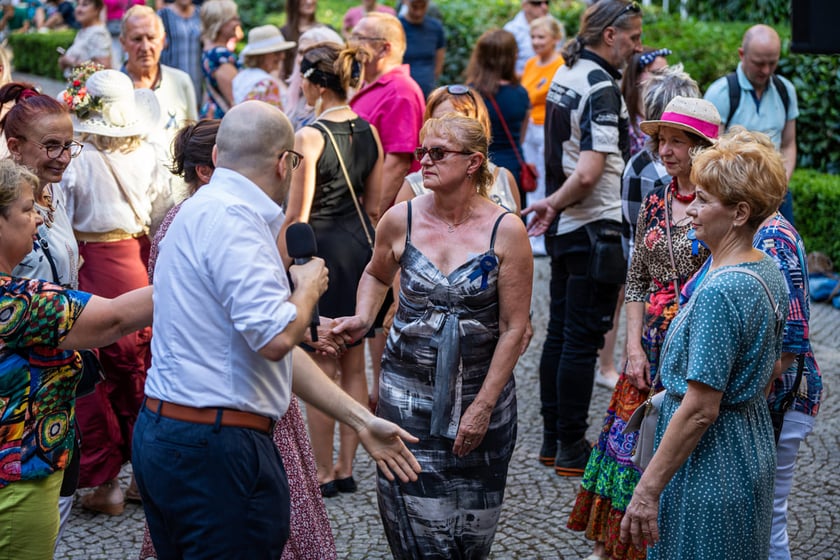 Potańcówka Wrocławska na dziedzińcu Ossolineum. Wrocław, 8 czerwca 2024