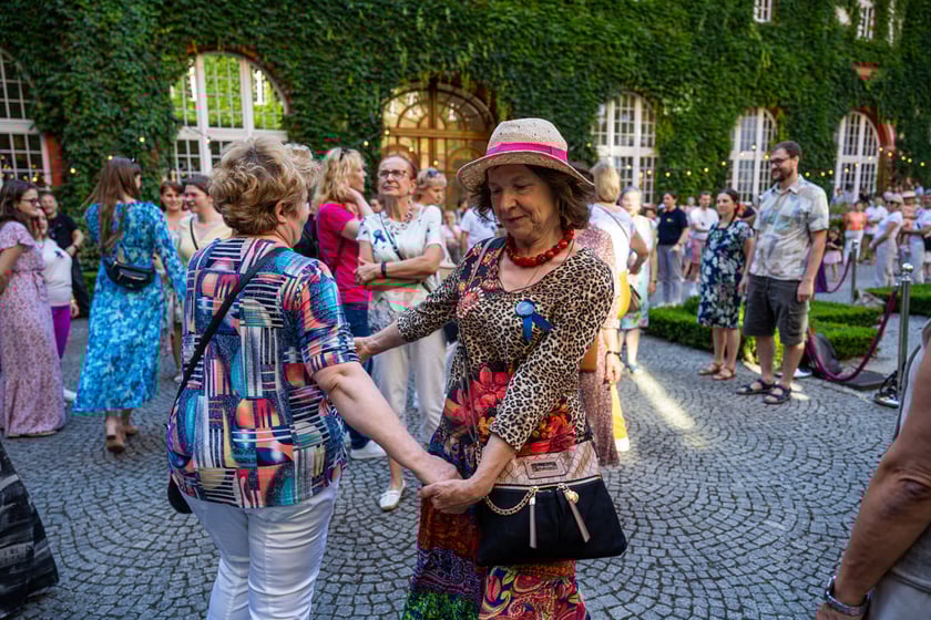 Potańcówka Wrocławska na dziedzińcu Ossolineum. Wrocław, 8 czerwca 2024