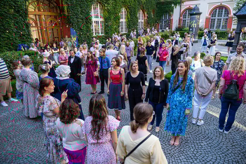 Potańcówka Wrocławska na dziedzińcu Ossolineum. Wrocław, 8 czerwca 2024