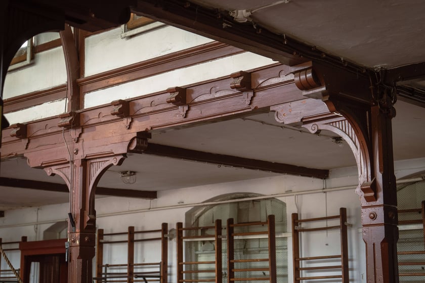 Sportowy klub zapaśniczy Lotnik znajdujący się w hali na Psim Polu przy ul. Bierutowskiej, która została właśnie zabytkiem