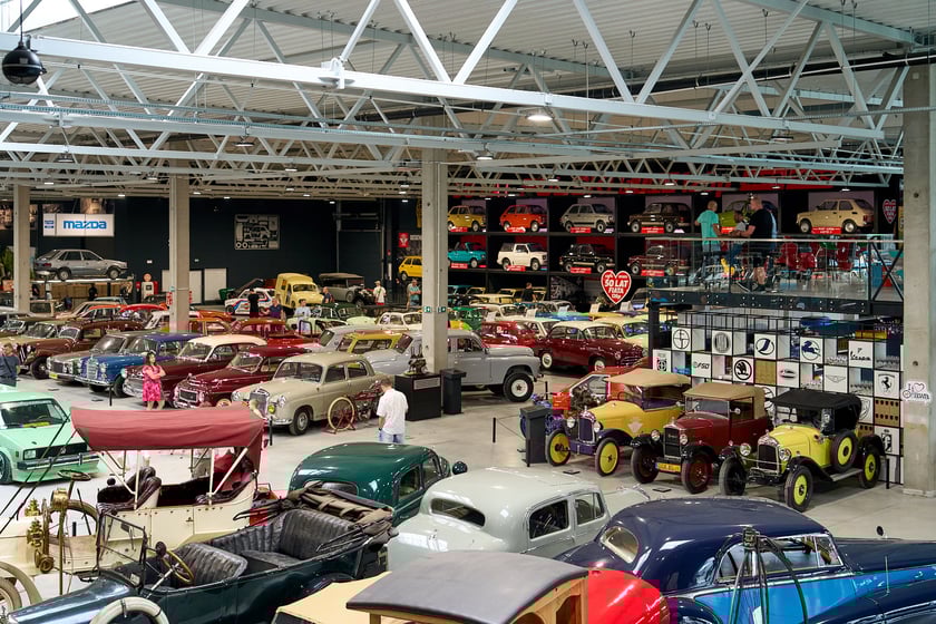 Wena - Muzeum Motoryzacji w Oławie