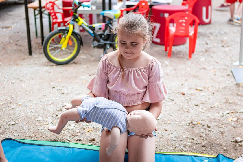 Piknik ZDiUM&nbsp;podczas otwarcia nowej trasy pieszo-rowerowej wzdłuż rzeki Oławy