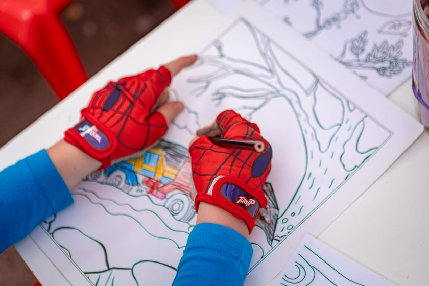 Piknik ZDiUM&nbsp;podczas otwarcia nowej trasy pieszo-rowerowej wzdłuż rzeki Oławy