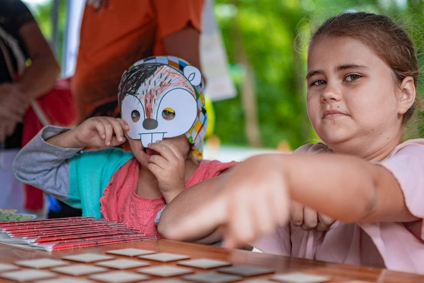 Piknik ZDiUM&nbsp;podczas otwarcia nowej trasy pieszo-rowerowej wzdłuż rzeki Oławy