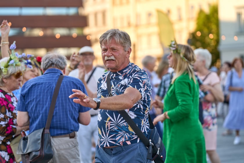 Wrocławska Potańcówka na placu Wolności - czerwiec 2024. „Domówka pod gwiazdami”