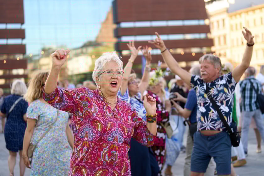Wrocławska Potańcówka na placu Wolności - czerwiec 2024. „Domówka pod gwiazdami”