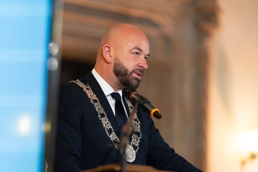 Uroczysta sesja we Wrocławiu - 24 czerwca. Na zdjeciu prezydent Wrocławia&nbsp;