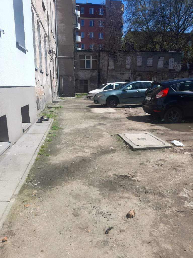 Wyremontowane podwórko na Nadodrzu