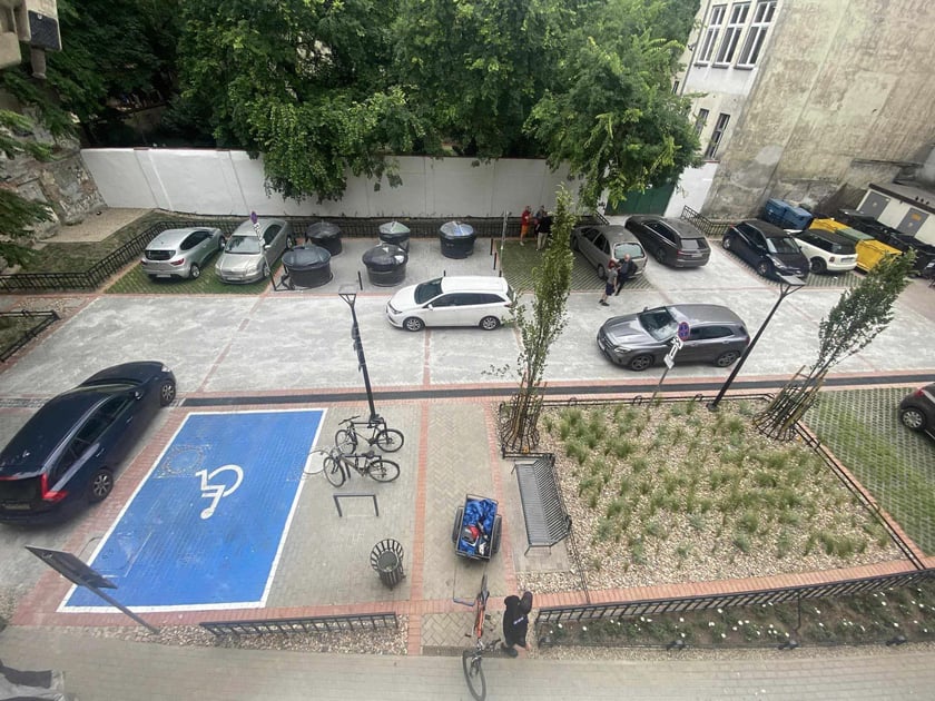 Wyremontowane podwórko na Nadodrzu