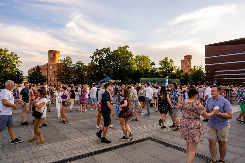 Wrocławska Potańcówka na placu Wolności: 6 lipca, zdjęcia uczestników