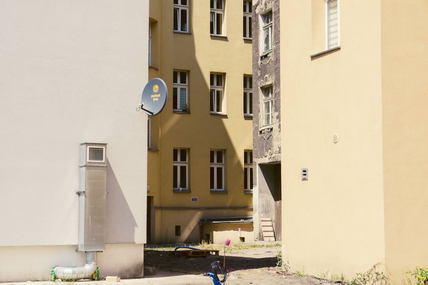 Trwający obecnie remont podwórka na Przedmieściu Oławskim